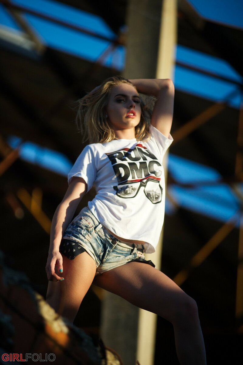 Евгения, 23 года, 5 размер груди